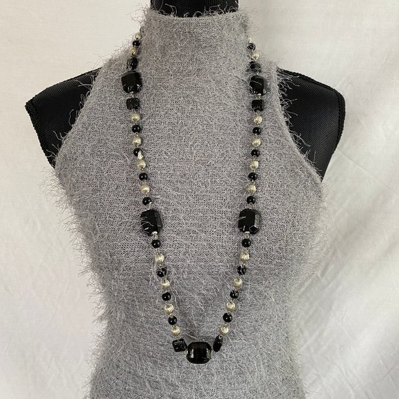 Jewelry - 🌻 🌸 Black & Silver Chunky Long Necklace